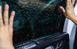 Film pour vitres de voiture 1